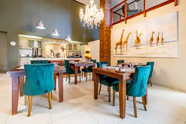 Hilltop Forest Lodge & Chalets - Hluhluwe