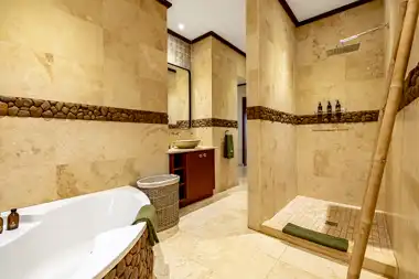 Hilltop Forest Lodge & Chalets - Hluhluwe