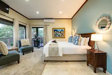 Hilltop Forest Lodge & Chalets - Hluhluwe