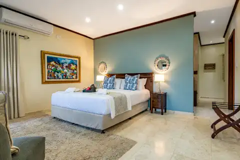 Hilltop Forest Lodge & Chalets - Hluhluwe